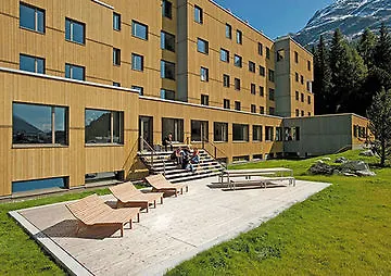 Youth Hostel *